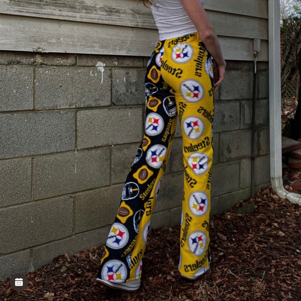 CUSTOM STEELERS PANTS! BEST FITS AN XS-S!